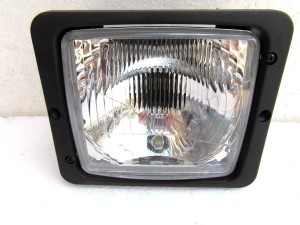 Phare de tracteur avec feu de position, montage avant, cabine 172 x 144 mm, 12 V H4 - 1 pièce