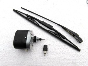 Moteur d'essuie-glace avec bras à 115° et balai de 50 cm pour tracteurs, camions, excavatrices et autobus (largeur : 50 mm)