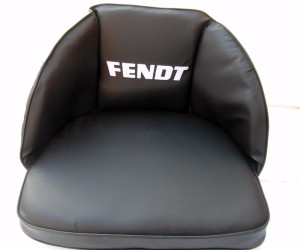 Sitzpolster Sitzkissen schwarz für Fendt Traktor Logo gestickt Kunstleder 32 cm