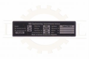 N° 50 Plaque d'identification  " VEB Sachsenring" pour Trabant P601 K, aluminium anodisé