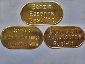 N° 12, 13 et 14 - Étiquettes 1x Schmieröl 1x Brennstoff 1x Benzin pour tracteurs Lanz Ursus Pampa : huile de lubrification, carburant et essence.