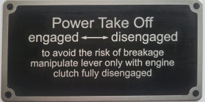N° 148 - Panneau  « Power Take Off » pour Lanz Bulldog, Ursus, Pampa, en aluminium gravé.